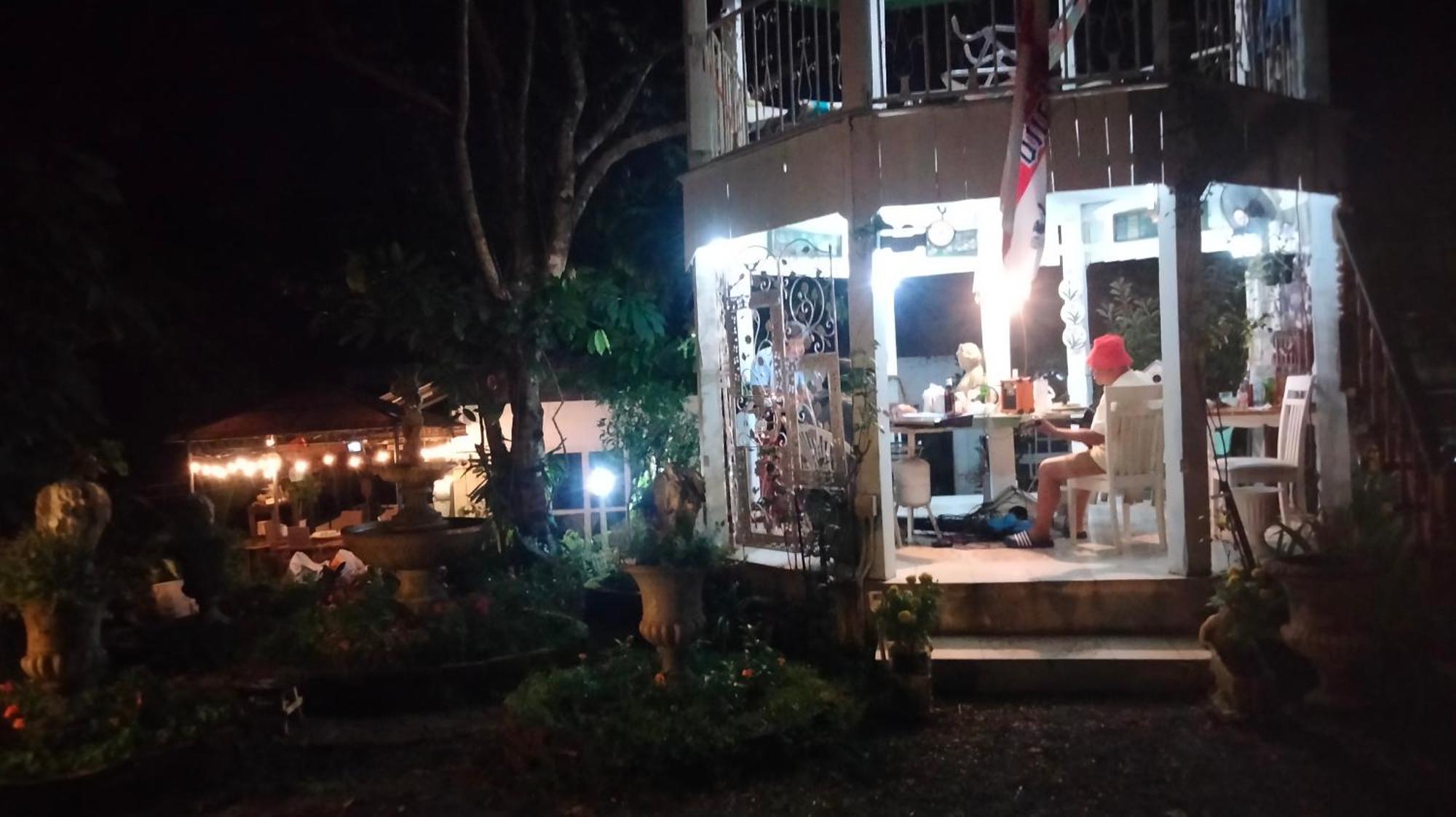 Balmy Hideout Cafe & Homestay Banhuajkeo Kültér fotó